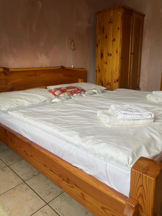Hostel Caferazy Попрад Екстериор снимка